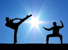 纽约洋基在 1970 年代末重回巅峰，瑞吉·杰克逊与主帅马丁的恩怨成为焦点